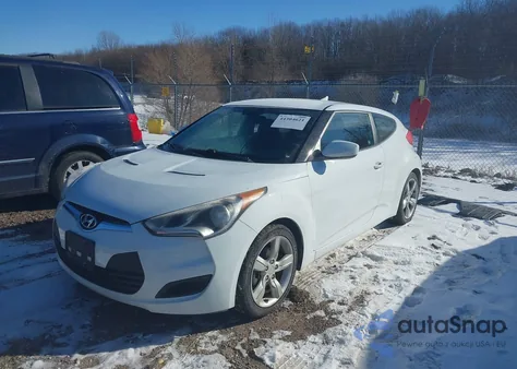 2015 Hyundai Veloster z USA, uszkodzony, nr VIN KMHTC6AD5FU233846